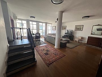 Amplo triplex em Copacabana com 326 metros quadrados